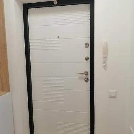 New !!! Modern Lux In The Center With A Terrace Apartment *