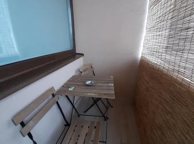 New !!! Modern Lux In The Center With A Terrace